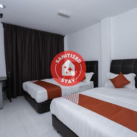 Oyo 988 Malawati Ria Hotel Kuala Selangor Bagian luar foto