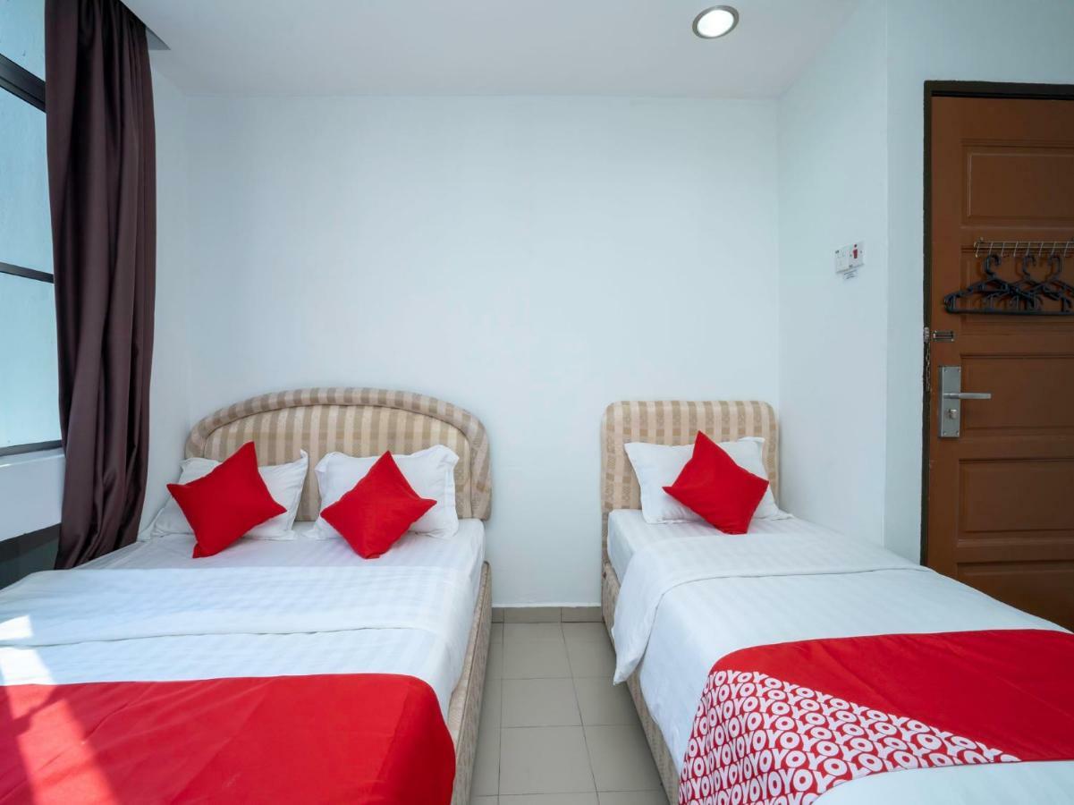 Oyo 988 Malawati Ria Hotel Kuala Selangor Bagian luar foto